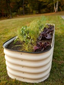 Birdies™ Modular Metal Raised Bed 16 Birdies™ Modular Metal Raised Bed -Gardener's Supply Sales 8586930 6018 tif