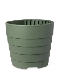 Gardener’s Victory Self-Watering Patio Planter -Gardener's Supply Sales 8610236 9913 tif