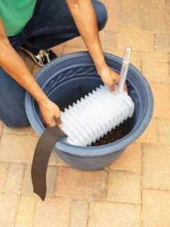 Adjustable Self-Watering Insert For Pots And Planters -Gardener's Supply Sales 8610250 0006 tif